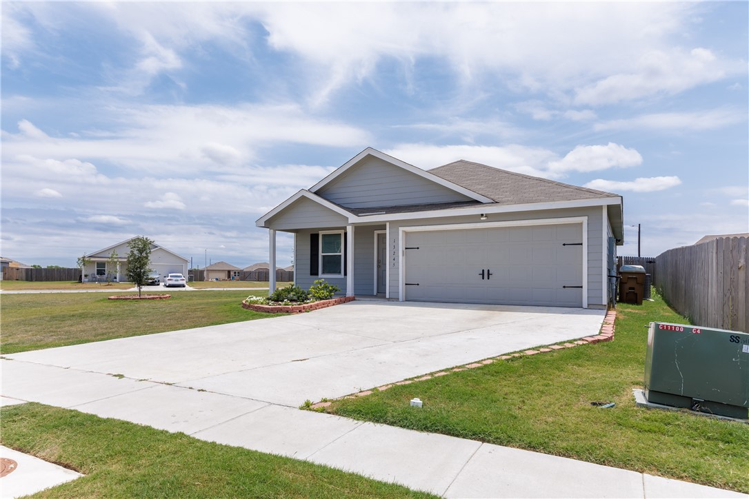 13245 Wrangler St Property Photo 37