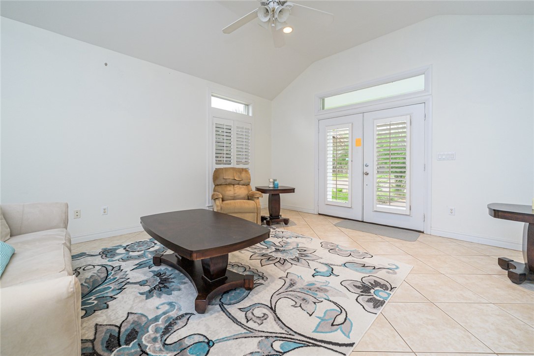 78 Astor Circ Property Photo 8