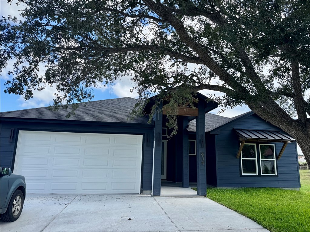 834 Utica St Property Photo 1