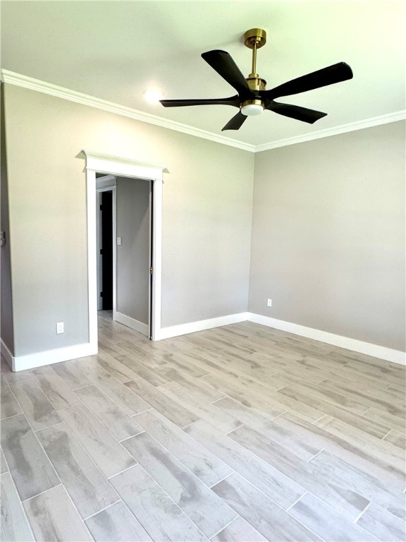 834 Utica St Property Photo 8