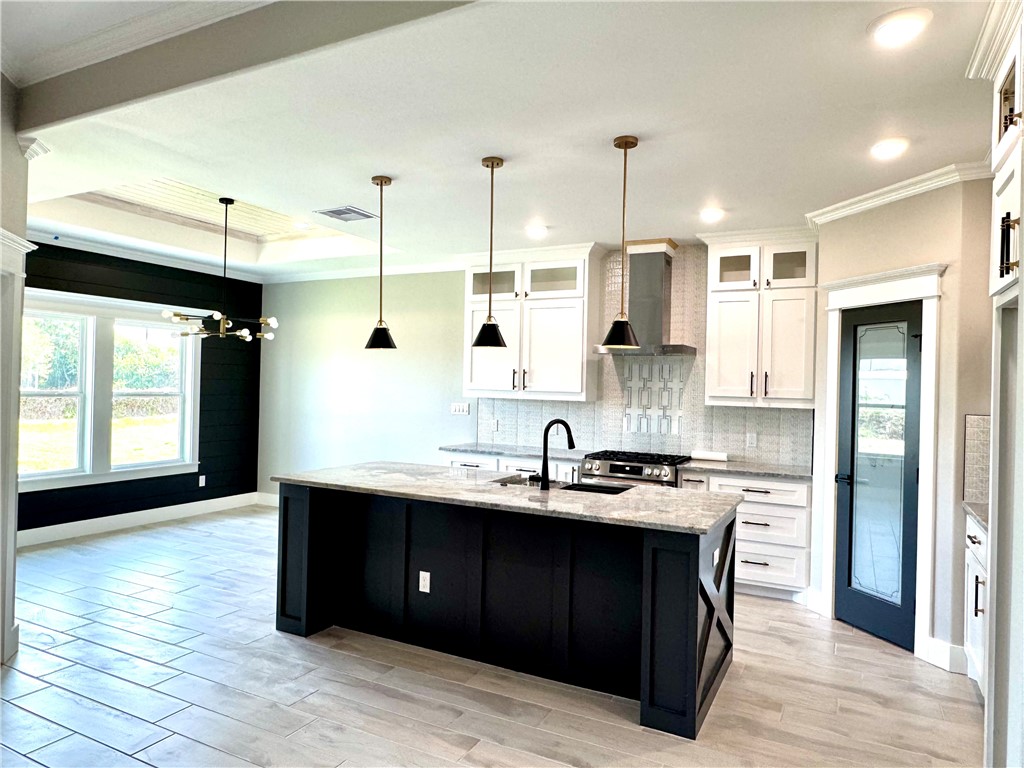 834 Utica St Property Photo 14