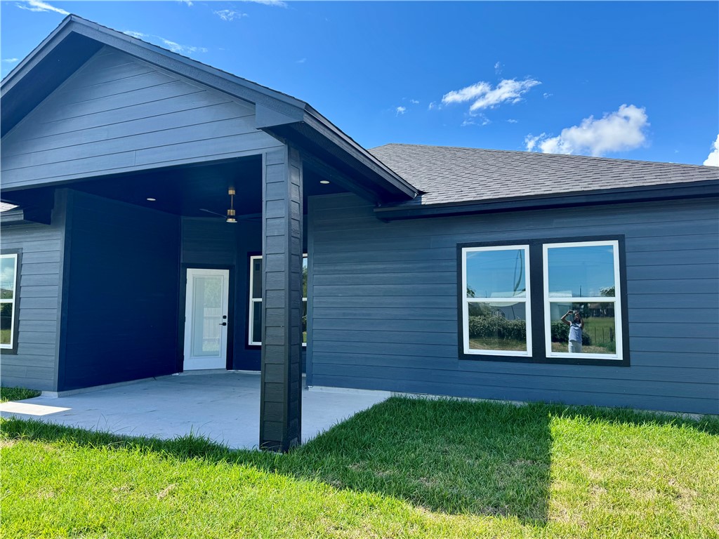 834 Utica St Property Photo 27