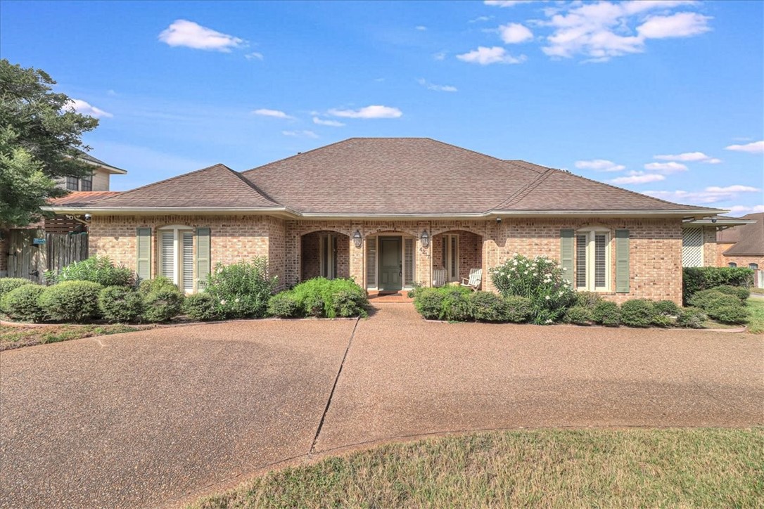 4217 Spring Creek Dr Property Photo 3