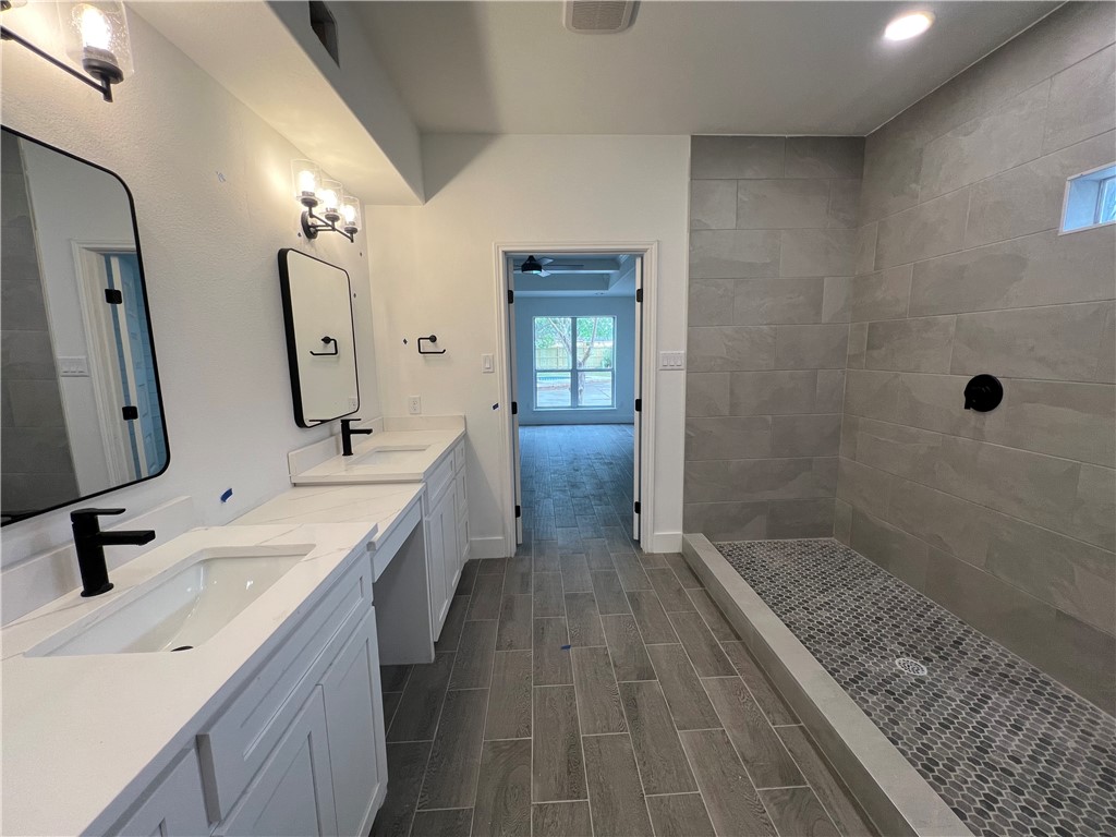 8038 Etienne Dr Property Photo 16