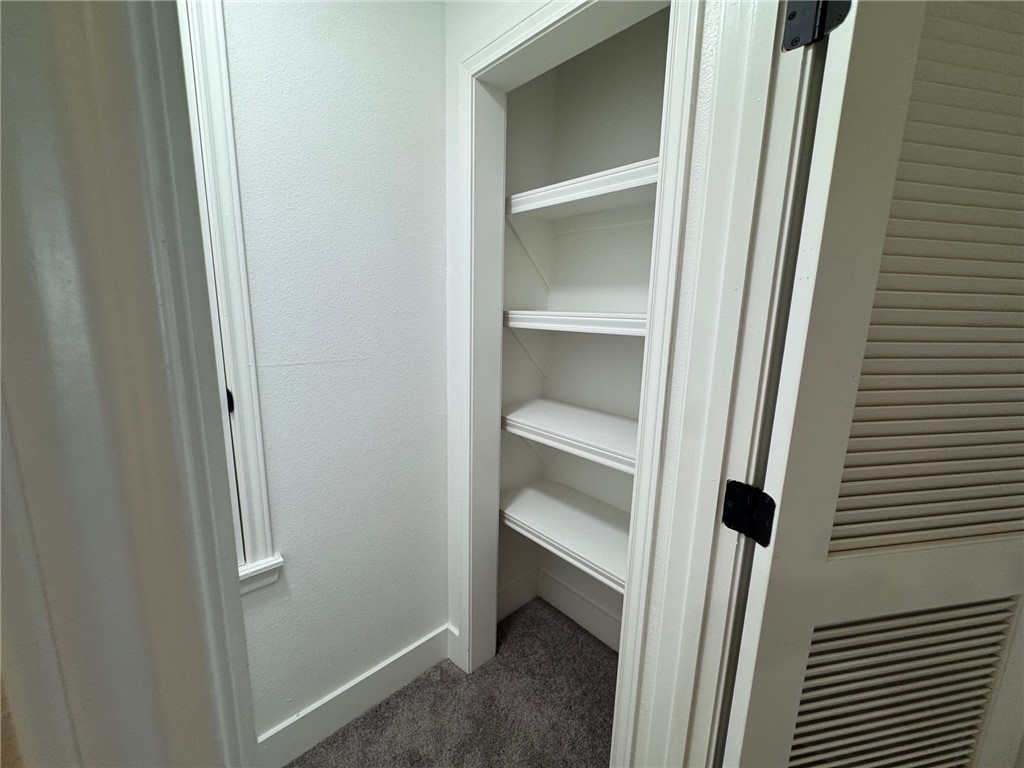 8038 Etienne Dr Property Photo 22