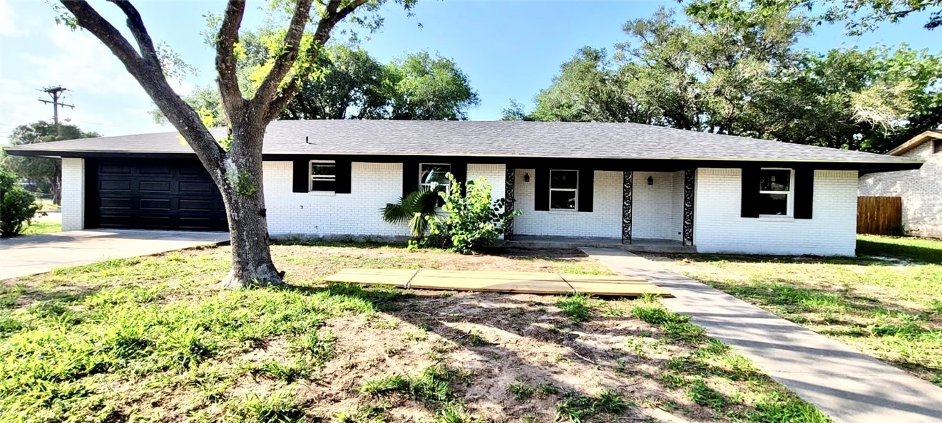 1101 Lillian St Property Photo