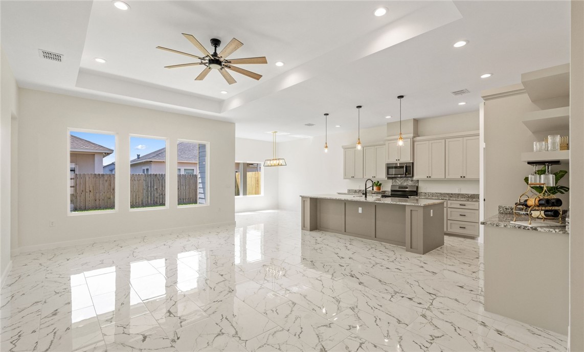 6721 La Salle Dr Property Photo 3