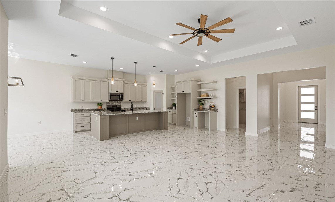 6721 La Salle Dr Property Photo 4