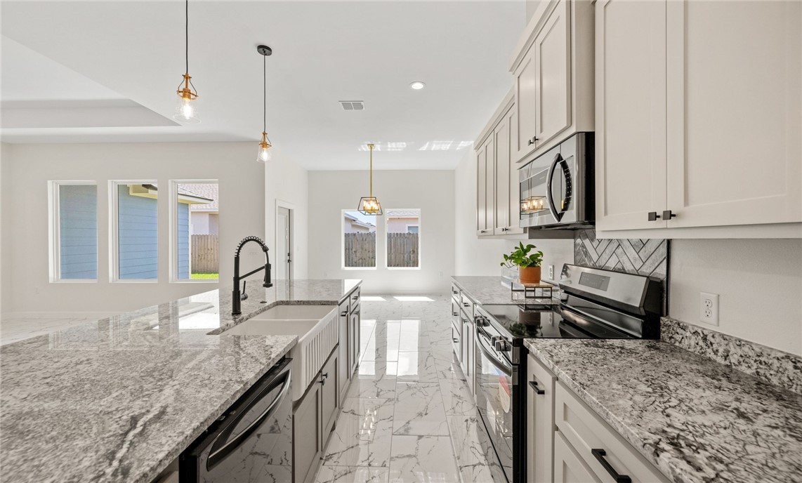 6721 La Salle Dr Property Photo 5