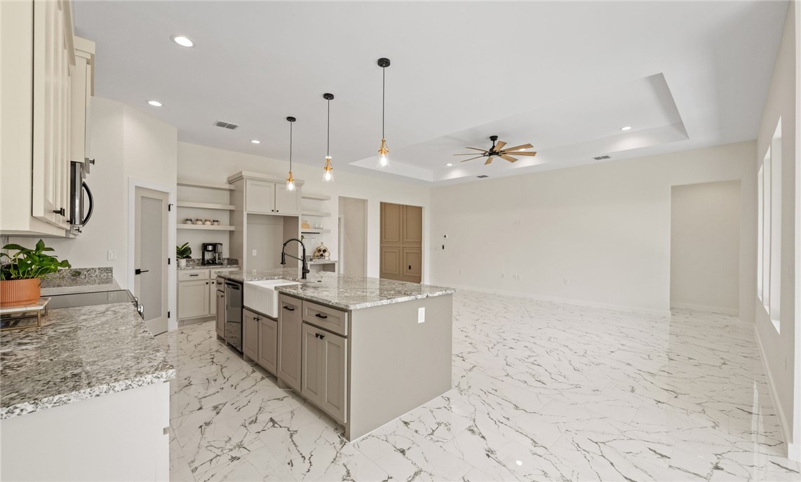 6721 La Salle Dr Property Photo 6