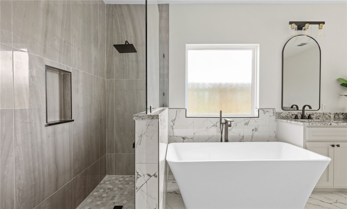 6721 La Salle Dr Property Photo 10