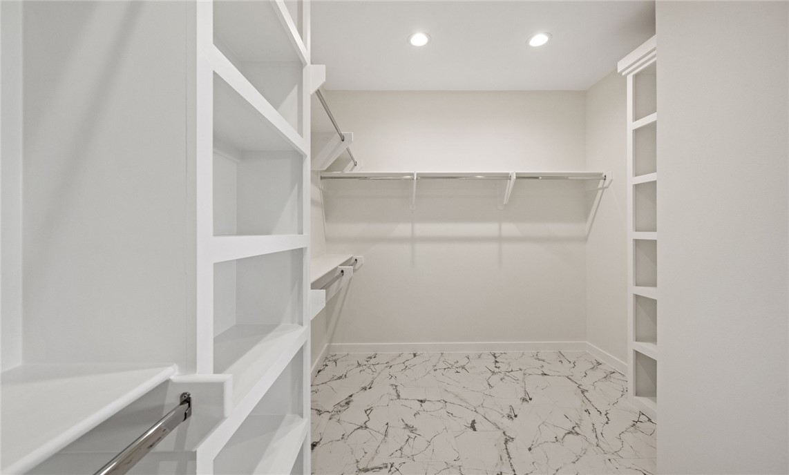 6721 La Salle Dr Property Photo 11