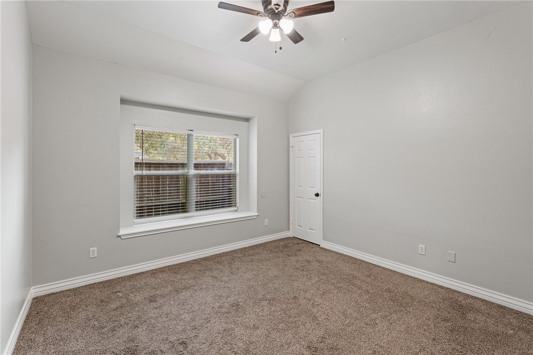 104 Saint Andrews St Property Photo 11