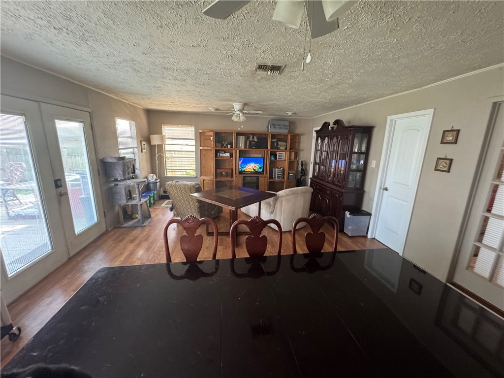 1210 Brentwood Dr Property Photo 7