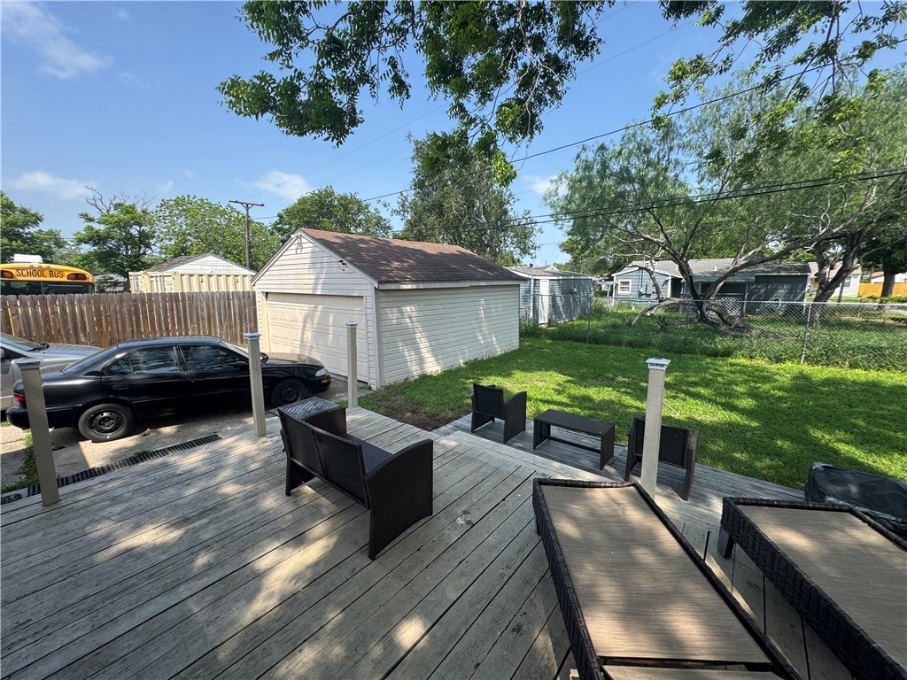 1210 Brentwood Dr Property Photo 16