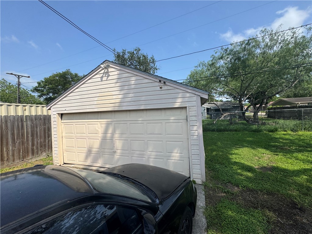 1210 Brentwood Dr Property Photo 17
