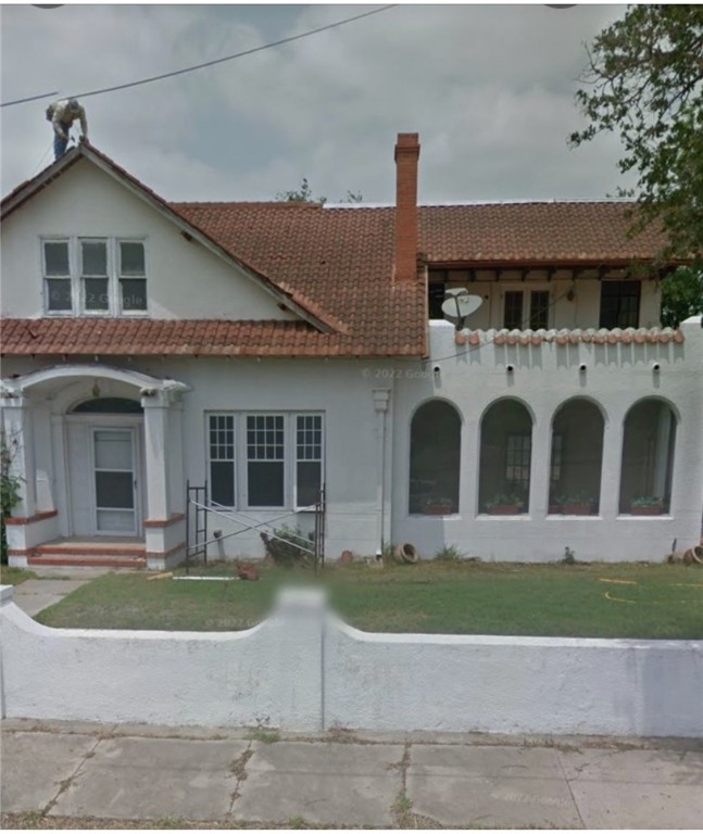 121 E Railroad Ave Property Photo