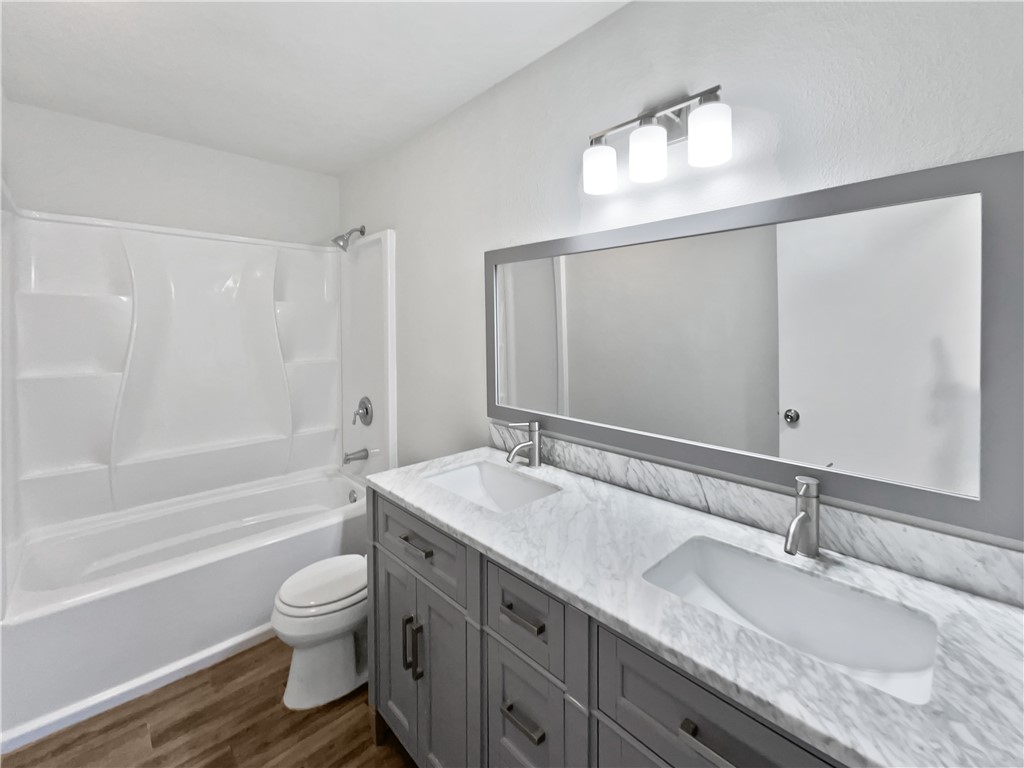 3658 Braeburn Dr Property Photo 7