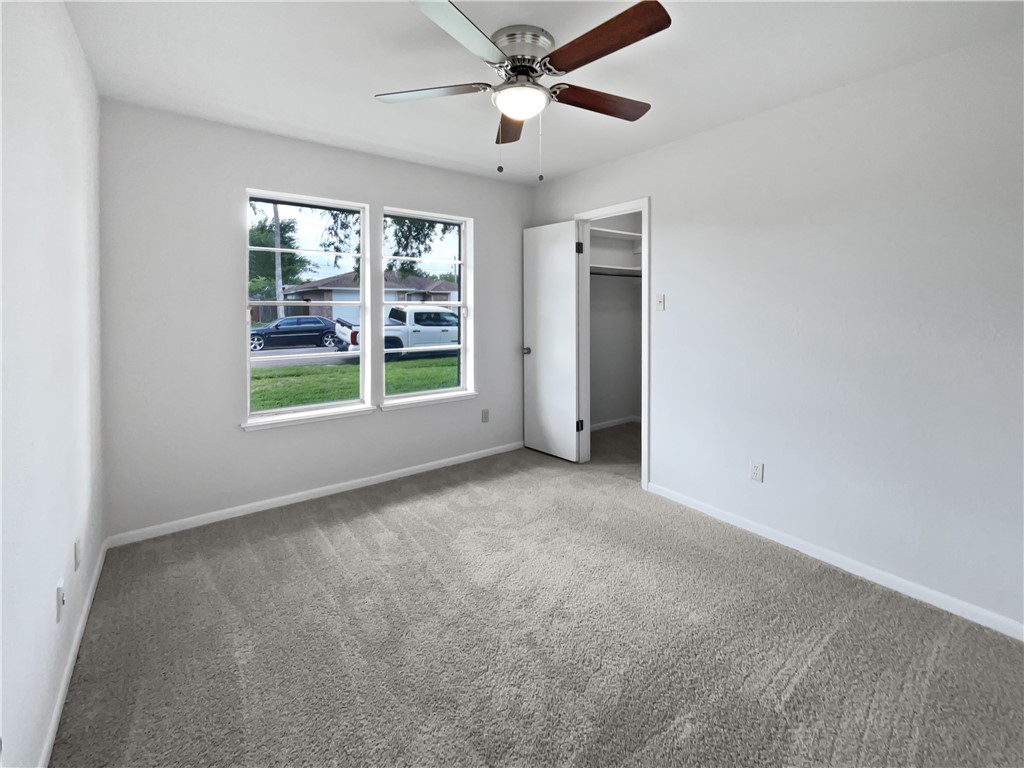 3658 Braeburn Dr Property Photo 9
