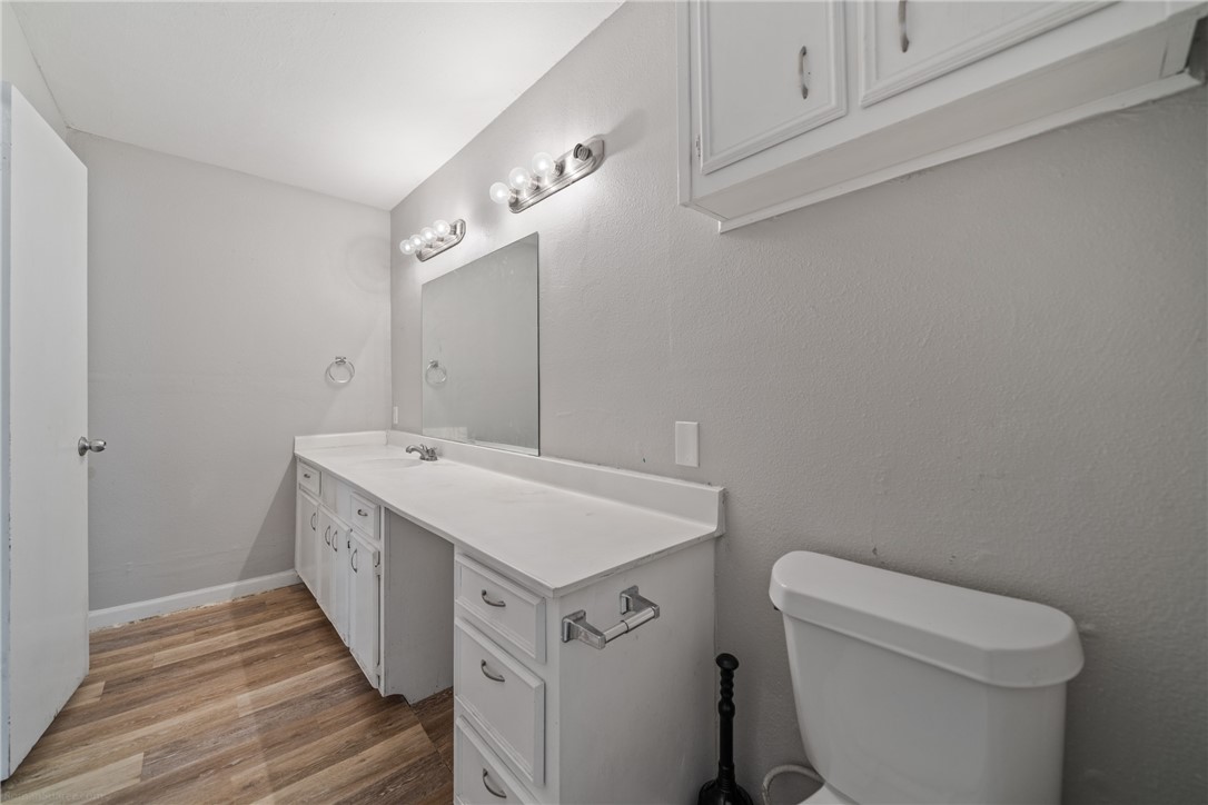 1809 Yale St Property Photo 6