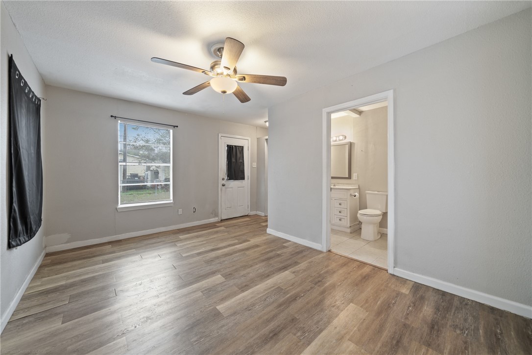 1809 Yale St Property Photo 13