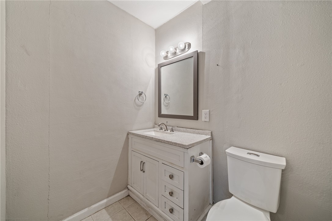1809 Yale St Property Photo 14