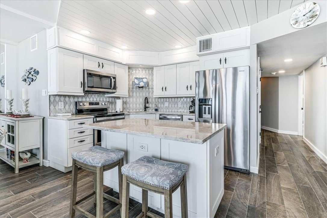 6745 Seacomber Dr 504 Property Photo 10