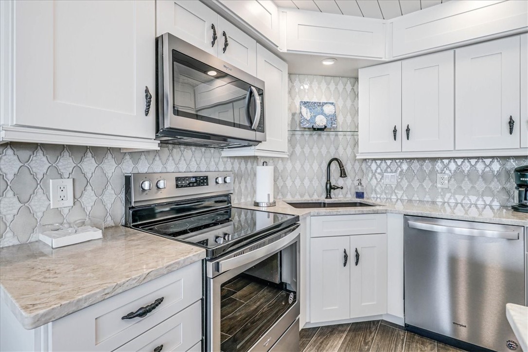 6745 Seacomber Dr 504 Property Photo 11