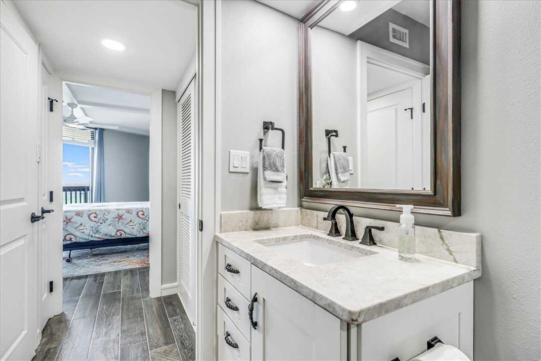 6745 Seacomber Dr 504 Property Photo 21