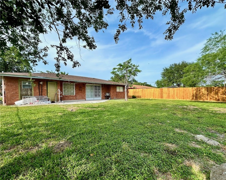 919 W Ave G Property Photo 19