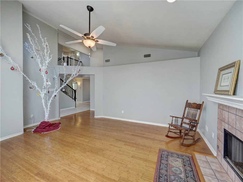 13701 Suntan Ave Property Photo 8