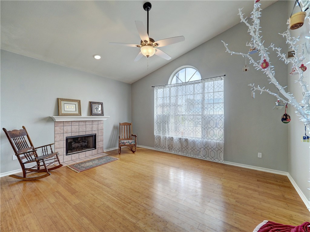 13701 Suntan Ave Property Photo 9