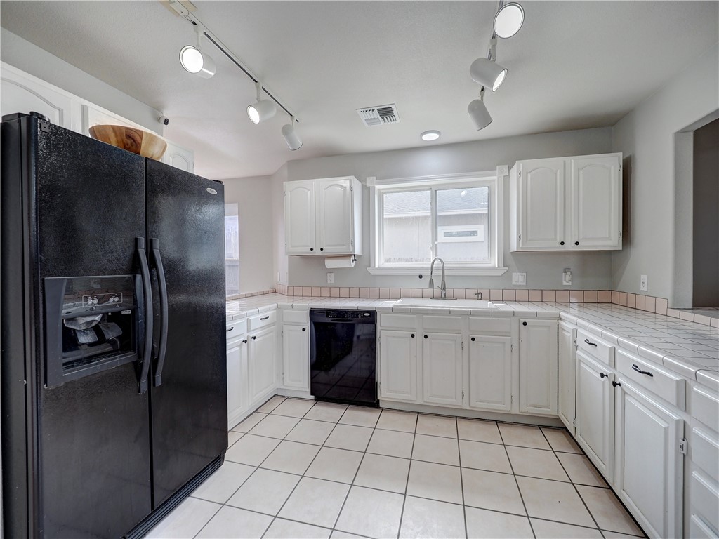13701 Suntan Ave Property Photo 16