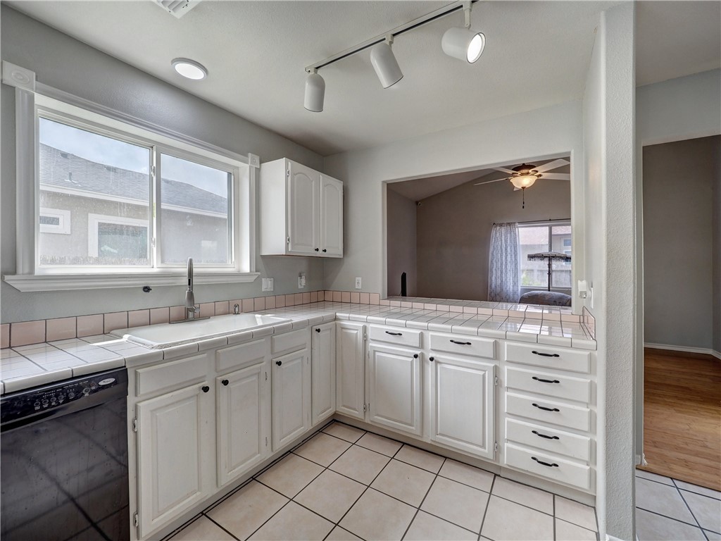 13701 Suntan Ave Property Photo 17