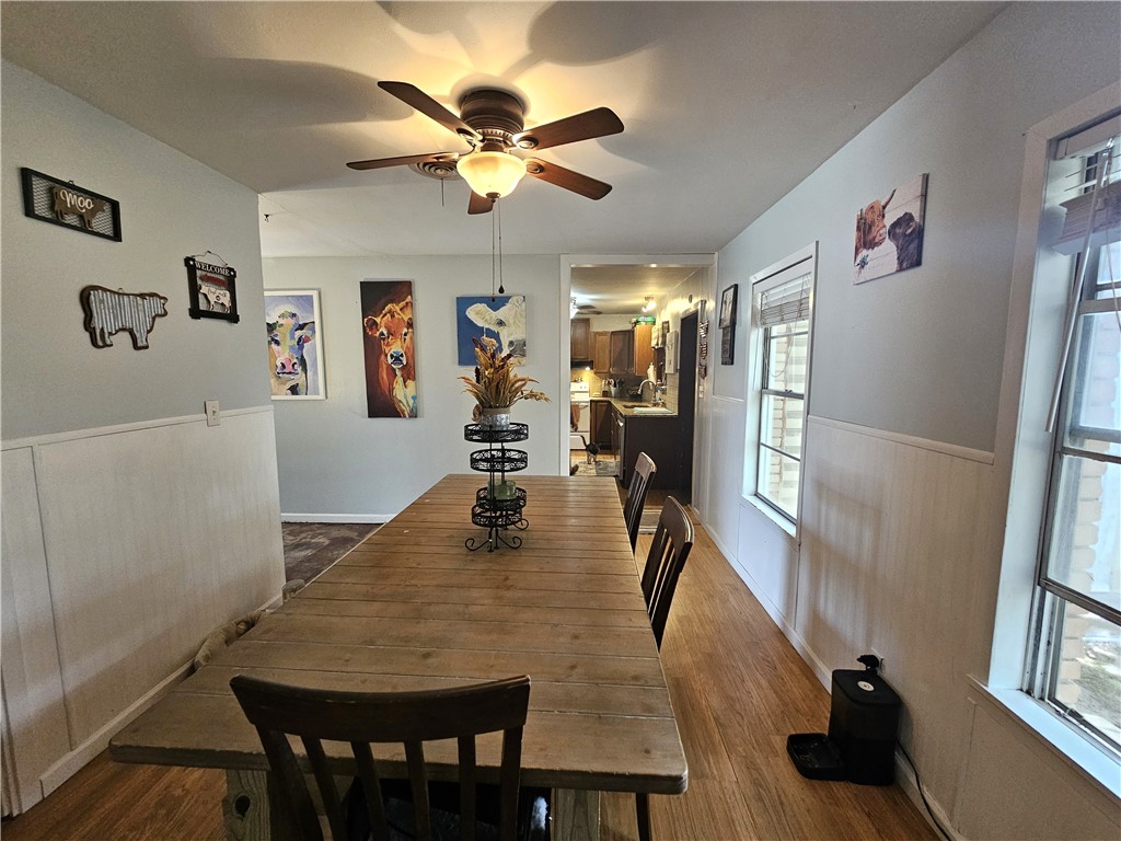 30 Locke St Property Photo 11