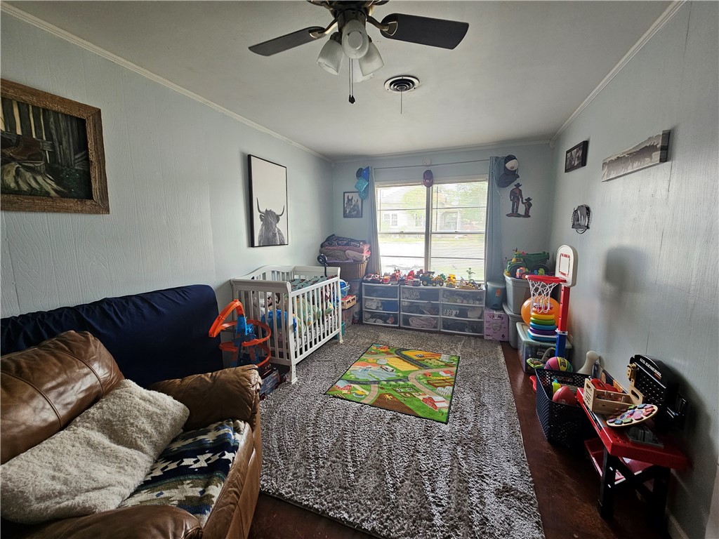 30 Locke St Property Photo 14
