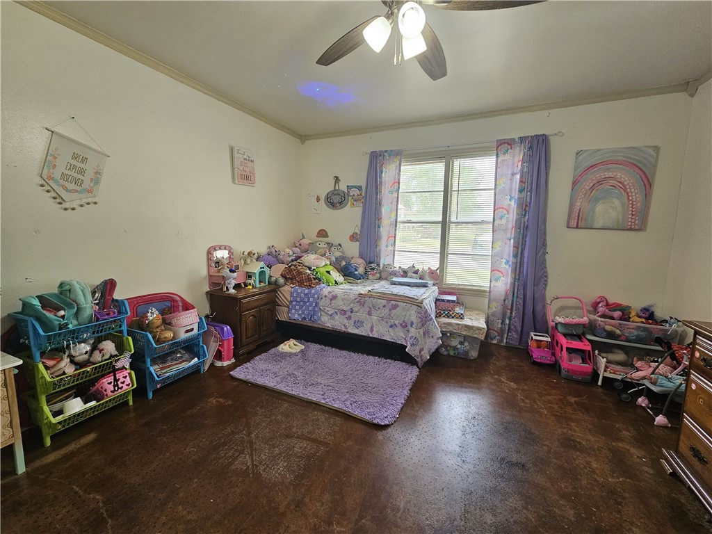 30 Locke St Property Photo 22