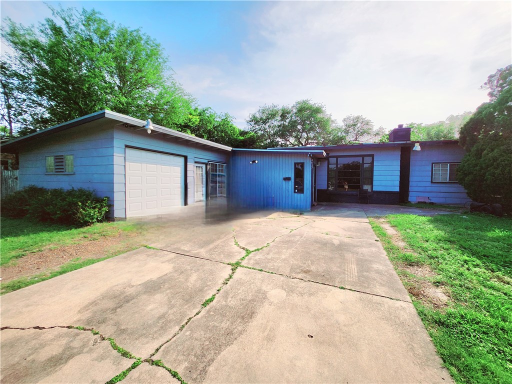 3617 Santa Fe St Property Photo 1