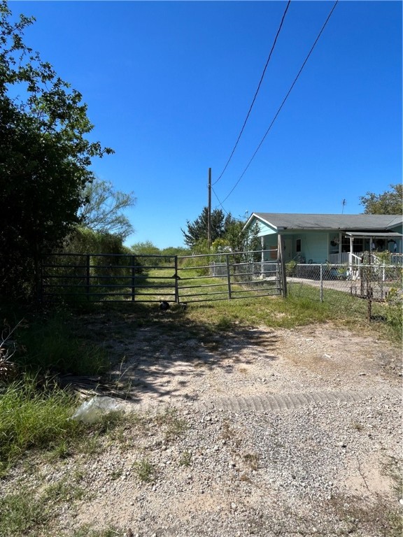 2306 S Reynolds St Property Photo 2