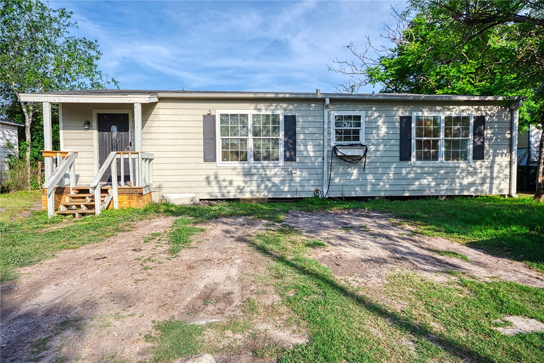 1418 Melbourne Dr Property Photo 1