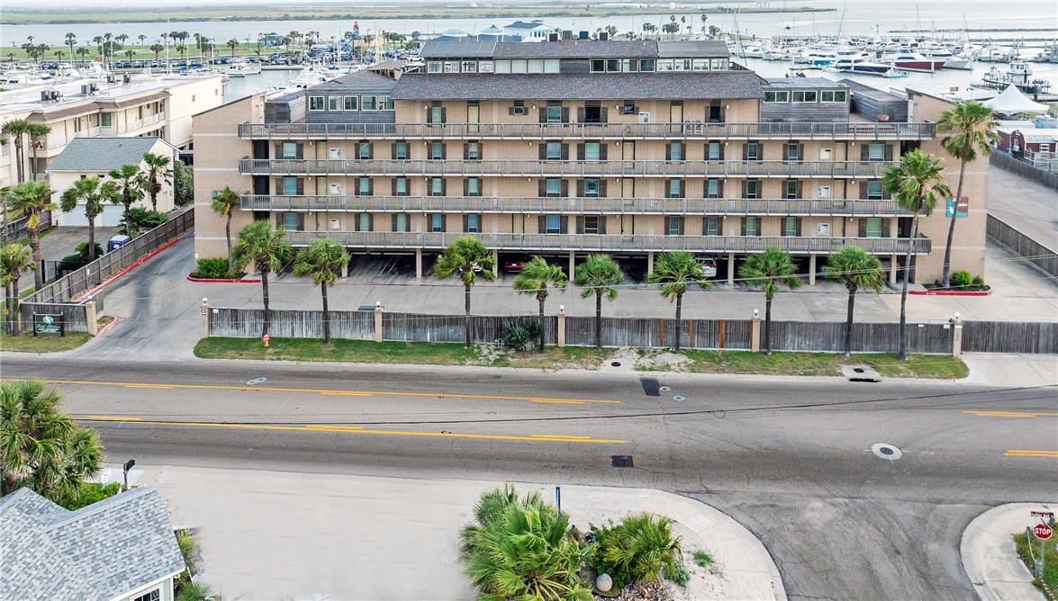 200 W Cotter Ave B-3 Property Photo 6