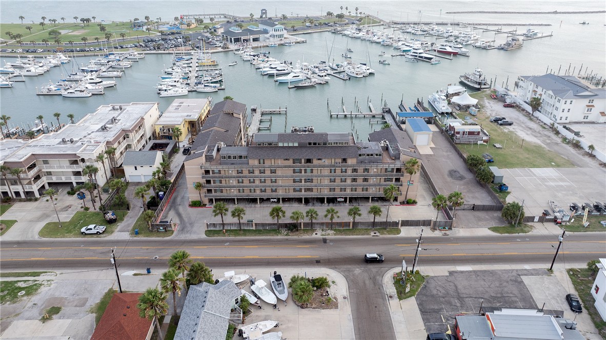 200 W Cotter Ave B-3 Property Photo 7