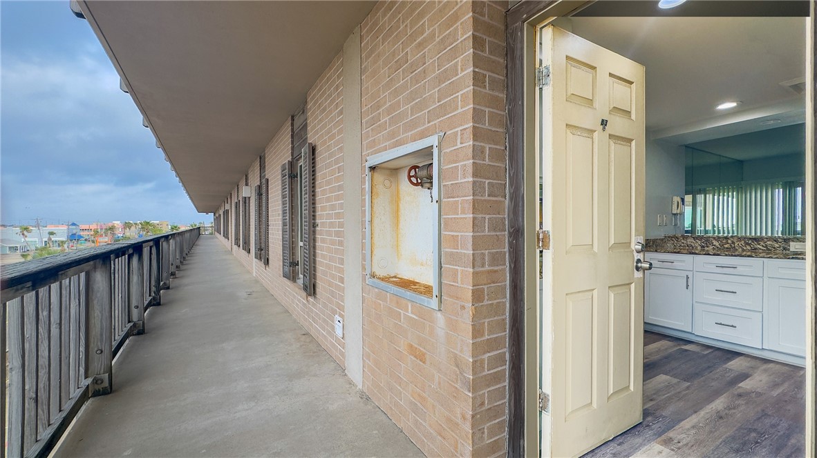 200 W Cotter Ave B-3 Property Photo 15