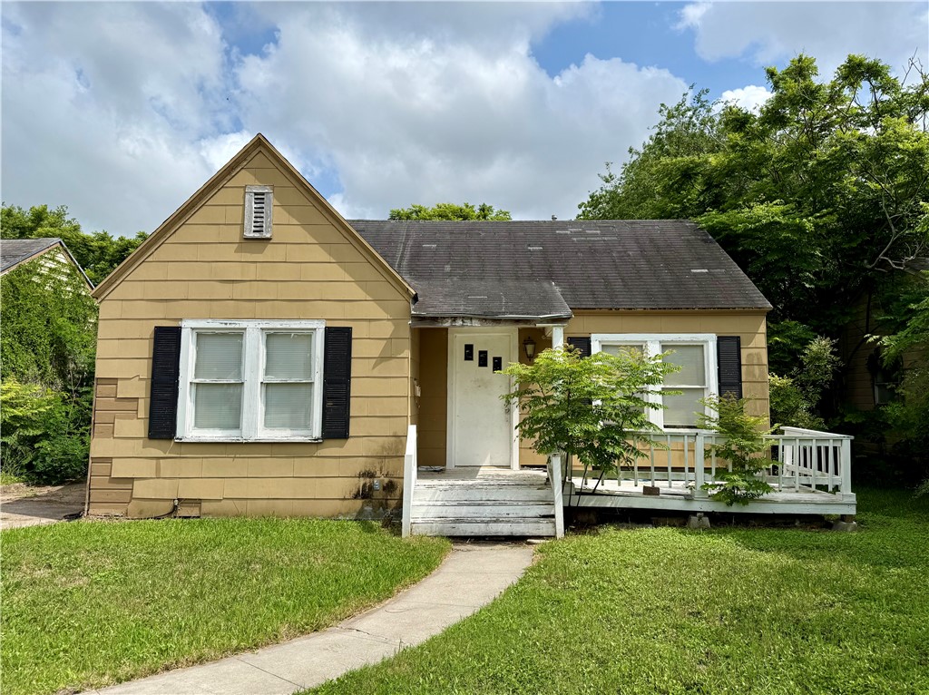 325 Texas Ave Property Photo 1
