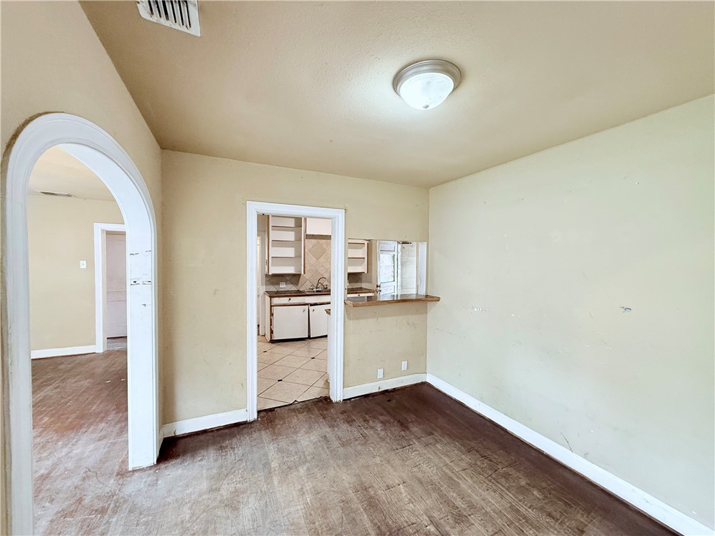 325 Texas Ave Property Photo 5