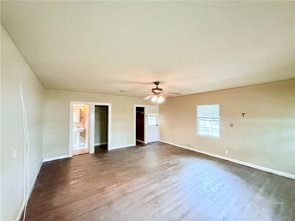 325 Texas Ave Property Photo 10