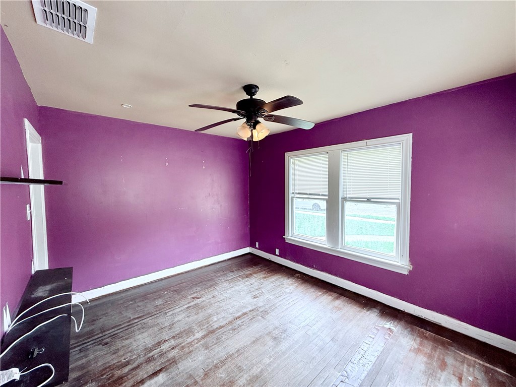 325 Texas Ave Property Photo 13