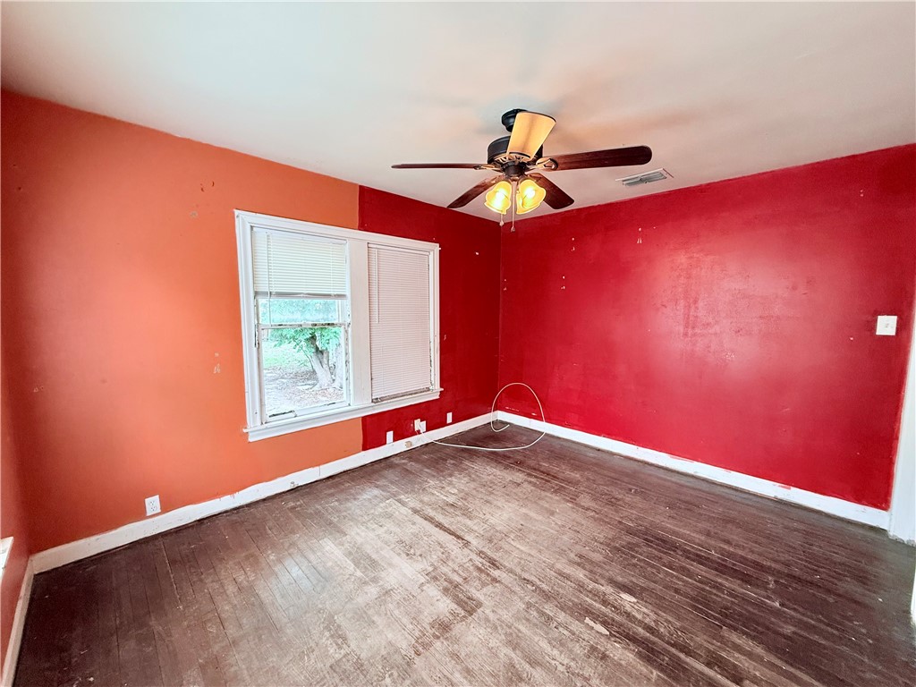 325 Texas Ave Property Photo 15