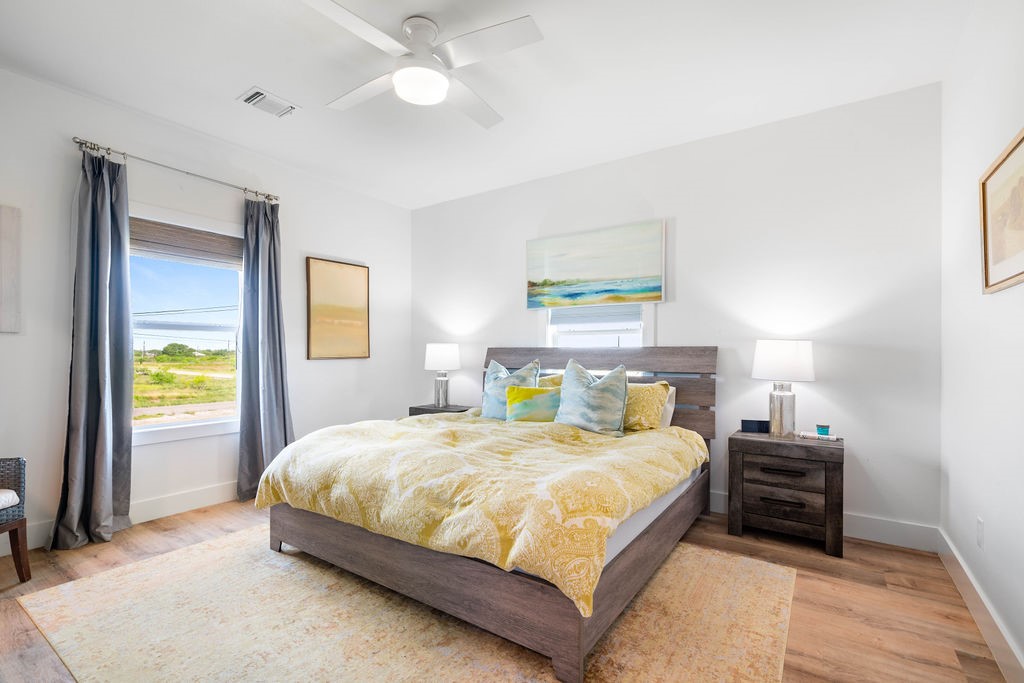 568 W Post Oak Lane Property Photo 17