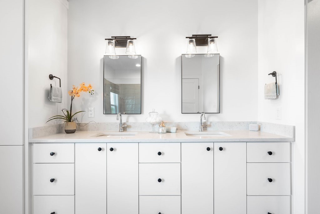 568 W Post Oak Lane Property Photo 20